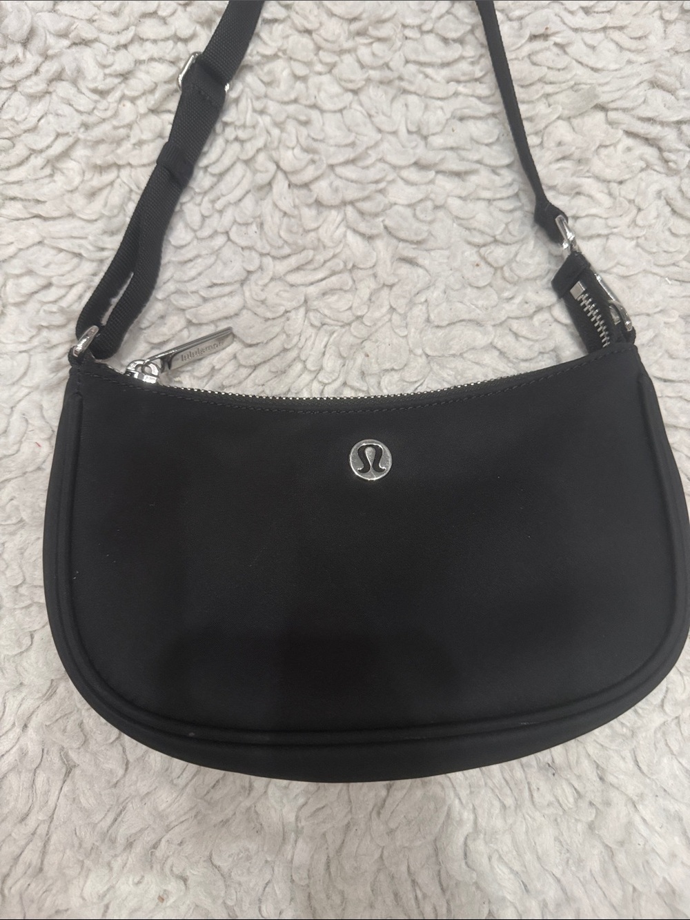 Lululemon city essentials black purse - Picture 2 of 8